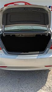 2012 Hyundai SONATA SE - Photo 11 - Terre Haute, IN 47807