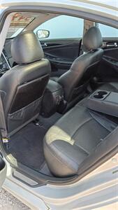 2012 Hyundai SONATA SE - Photo 8 - Terre Haute, IN 47807