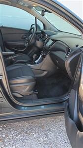 2018 Chevrolet Trax LT - Photo 5 - Terre Haute, IN 47807