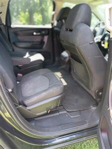 2013 Chevrolet Traverse LT   - Photo 8 - Terre Haute, IN 47807