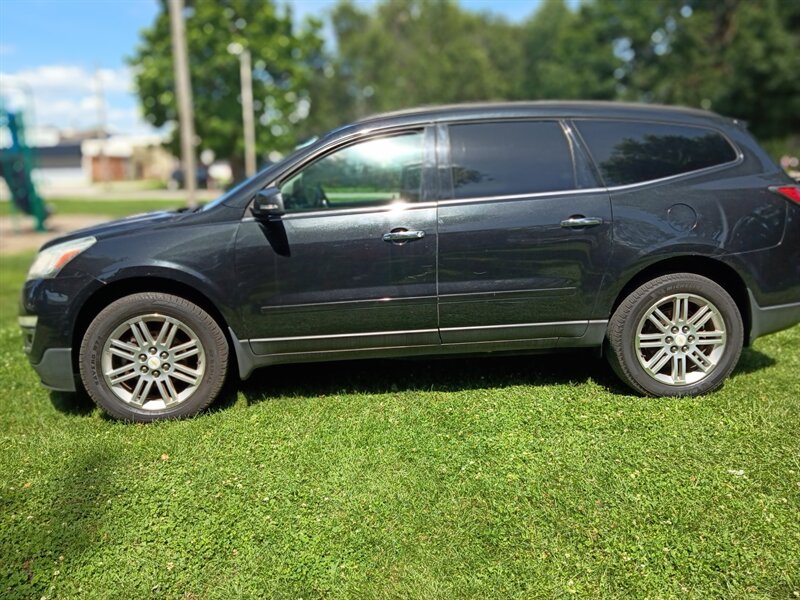 2013 Chevrolet Traverse LT   - Photo 1 - Terre Haute, IN 47807