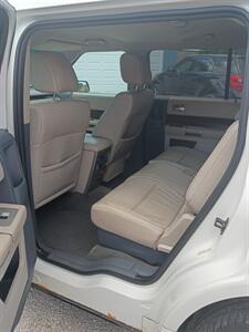2009 Ford Flex SEL - Photo 6 - Terre Haute, IN 47807