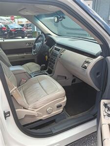 2009 Ford Flex SEL - Photo 7 - Terre Haute, IN 47807