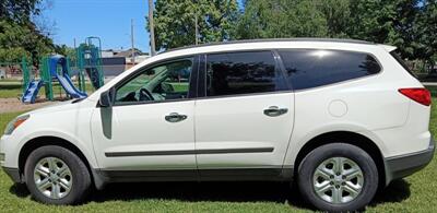 2012 Chevrolet Traverse LS   - Photo 2 - Terre Haute, IN 47807