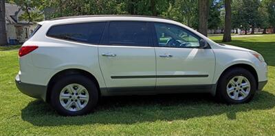 2012 Chevrolet Traverse LS   - Photo 3 - Terre Haute, IN 47807