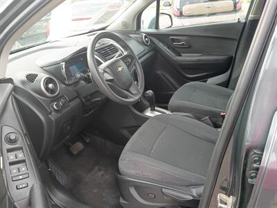 2016 Chevrolet Trax LS - Photo 4 - Terre Haute, IN 47807