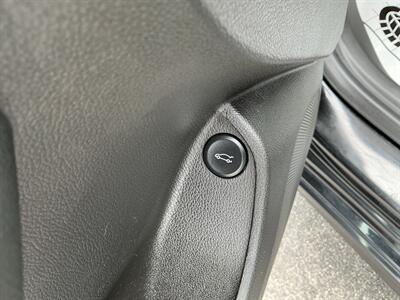 2018 Chevrolet Cruze LT Auto - Photo 17 - Terre Haute, IN 47804