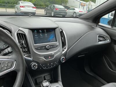 2018 Chevrolet Cruze LT Auto - Photo 23 - Terre Haute, IN 47804