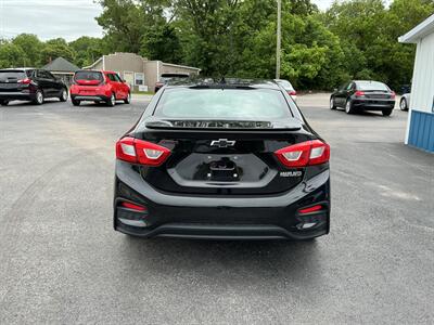 2018 Chevrolet Cruze LT Auto - Photo 4 - Terre Haute, IN 47804