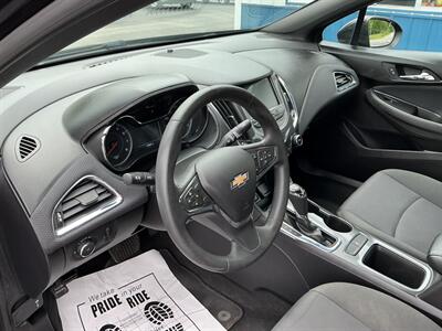 2018 Chevrolet Cruze LT Auto - Photo 9 - Terre Haute, IN 47804