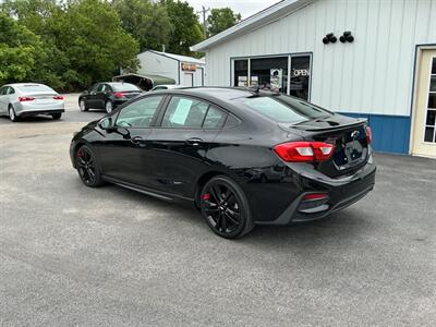 2018 Chevrolet Cruze LT Auto - Photo 3 - Terre Haute, IN 47804