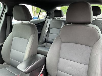 2018 Chevrolet Cruze LT Auto - Photo 10 - Terre Haute, IN 47804