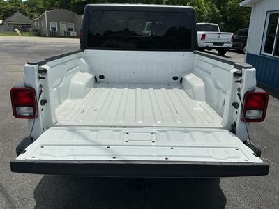 2020 Jeep Gladiator Sport S - Photo 32 - Terre Haute, IN 47804