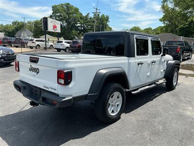 2020 Jeep Gladiator Sport S - Photo 5 - Terre Haute, IN 47804