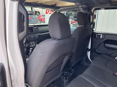 2020 Jeep Gladiator Sport S - Photo 12 - Terre Haute, IN 47804