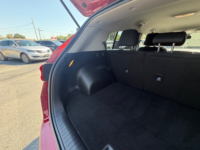 2020 Kia Sportage LX - Photo 14 - Terre Haute, IN 47804
