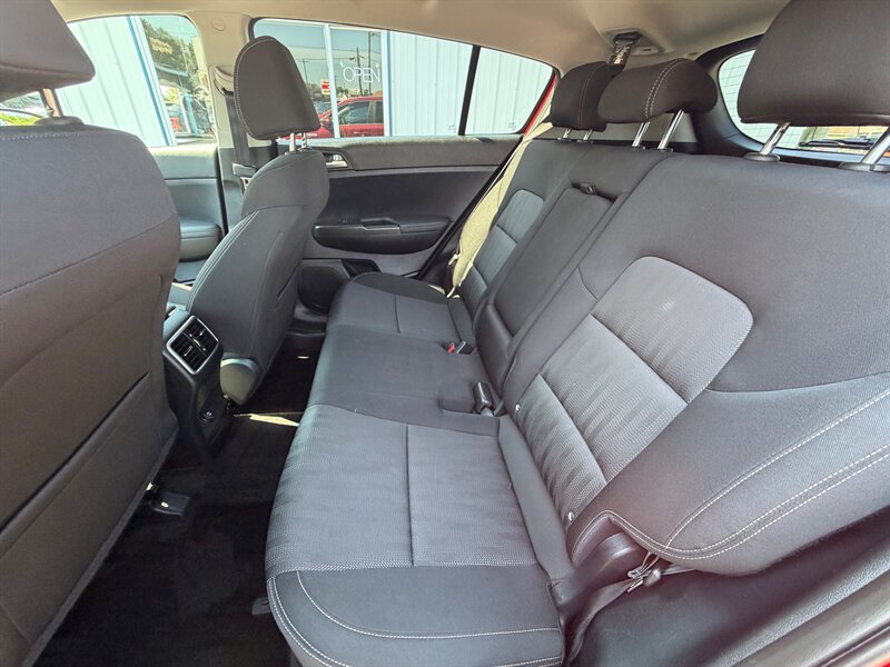 2020 Kia Sportage LX - Photo 16 - Terre Haute, IN 47804