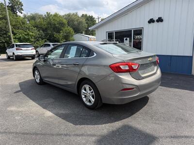2017 Chevrolet Cruze LT Auto   - Photo 3 - Terre Haute, IN 47804