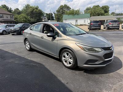 2017 Chevrolet Cruze LT Auto   - Photo 4 - Terre Haute, IN 47804