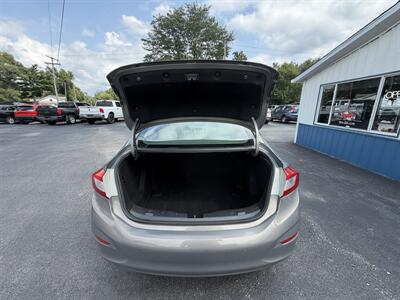 2017 Chevrolet Cruze LT Auto   - Photo 10 - Terre Haute, IN 47804