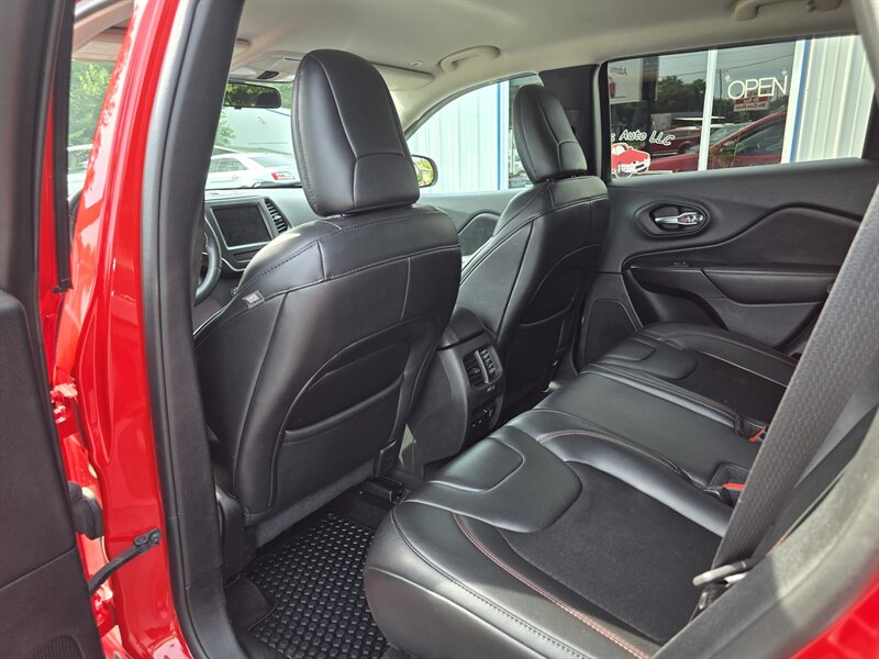 2019 Jeep Cherokee Trailhawk - Photo 18 - Terre Haute, IN 47804
