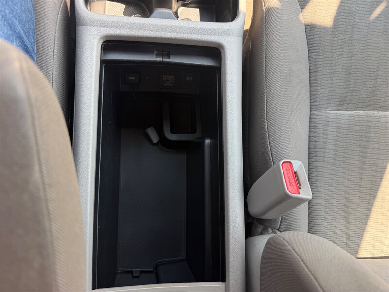 2014 Honda CR-V LX - Photo 33 - Terre Haute, IN 47804