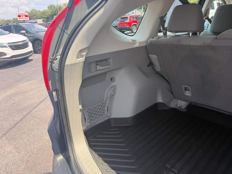 2014 Honda CR-V LX - Photo 12 - Terre Haute, IN 47804