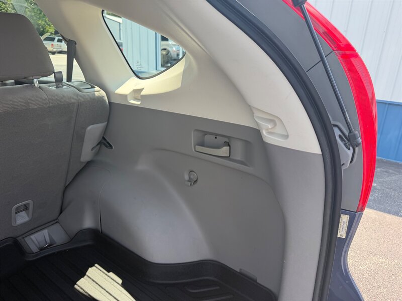 2014 Honda CR-V LX - Photo 11 - Terre Haute, IN 47804