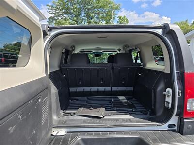 2009 Hummer H3   - Photo 17 - Terre Haute, IN 47804