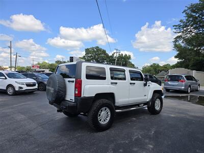 2009 Hummer H3   - Photo 7 - Terre Haute, IN 47804