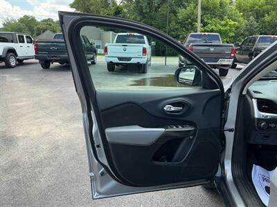 2014 Jeep Cherokee Latitude   - Photo 14 - Terre Haute, IN 47804