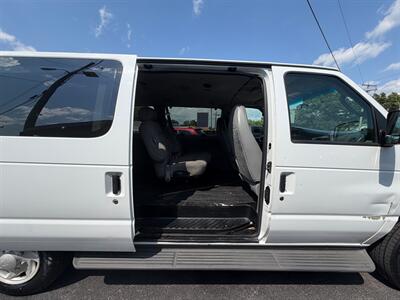 2006 Ford E-Series Van 350 XL CLUB WAGON - Photo 15 - Terre Haute, IN 47804
