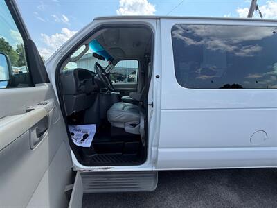 2006 Ford E-Series Van 350 XL CLUB WAGON - Photo 8 - Terre Haute, IN 47804