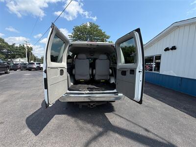 2006 Ford E-Series Van 350 XL CLUB WAGON - Photo 10 - Terre Haute, IN 47804