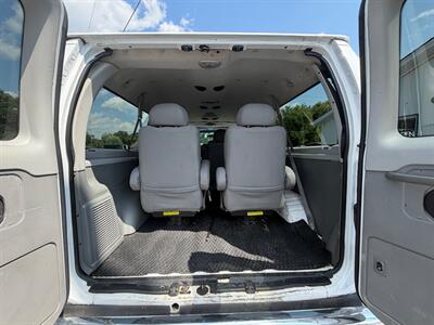 2006 Ford E-Series Van 350 XL CLUB WAGON - Photo 13 - Terre Haute, IN 47804