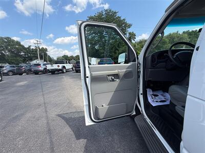 2006 Ford E-Series Van 350 XL CLUB WAGON - Photo 9 - Terre Haute, IN 47804