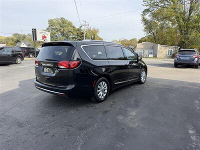 2018 Chrysler Pacifica Touring L - Photo 7 - Terre Haute, IN 47804