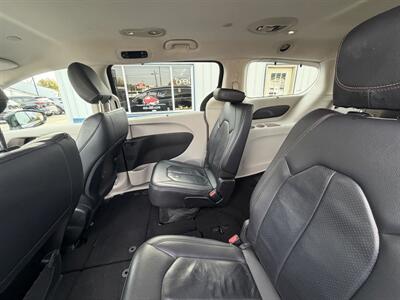 2018 Chrysler Pacifica Touring L - Photo 20 - Terre Haute, IN 47804