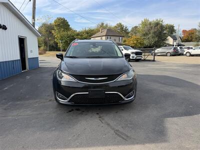 2018 Chrysler Pacifica Touring L - Photo 5 - Terre Haute, IN 47804
