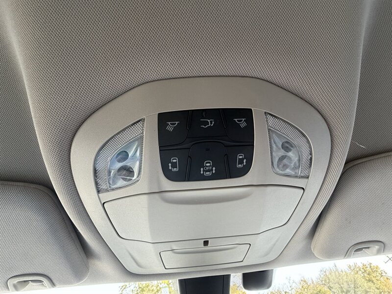 2018 Chrysler Pacifica Touring L - Photo 36 - Terre Haute, IN 47804