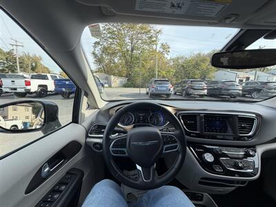 2018 Chrysler Pacifica Touring L - Photo 24 - Terre Haute, IN 47804