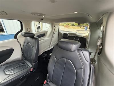2018 Chrysler Pacifica Touring L - Photo 16 - Terre Haute, IN 47804