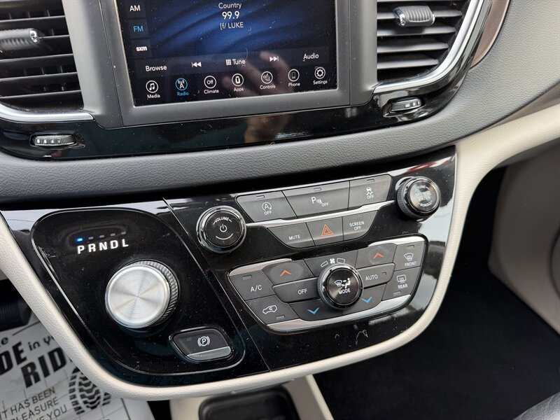 2018 Chrysler Pacifica Touring L - Photo 31 - Terre Haute, IN 47804