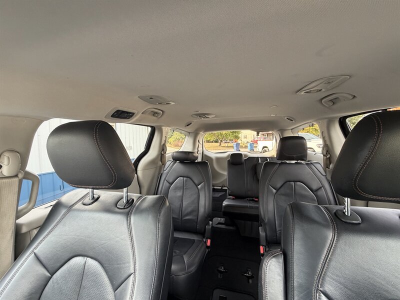 2018 Chrysler Pacifica Touring L - Photo 38 - Terre Haute, IN 47804