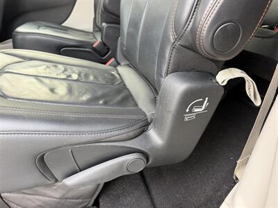 2018 Chrysler Pacifica Touring L - Photo 18 - Terre Haute, IN 47804