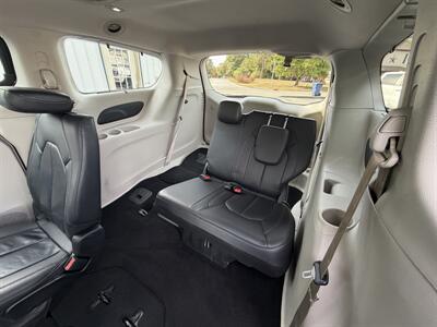 2018 Chrysler Pacifica Touring L - Photo 19 - Terre Haute, IN 47804