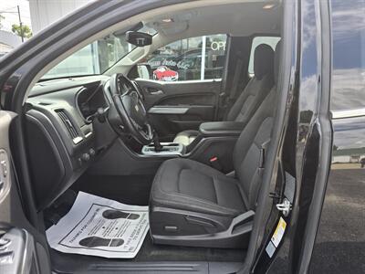 2017 Chevrolet Colorado LT   - Photo 11 - Terre Haute, IN 47804
