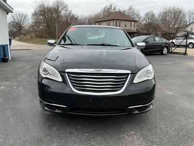 2013 Chrysler 200 Limited - Photo 6 - Terre Haute, IN 47804