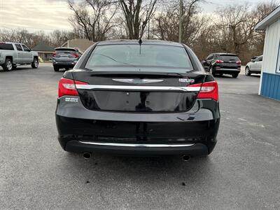 2013 Chrysler 200 Limited - Photo 3 - Terre Haute, IN 47804
