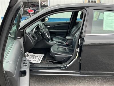 2013 Chrysler 200 Limited - Photo 7 - Terre Haute, IN 47804